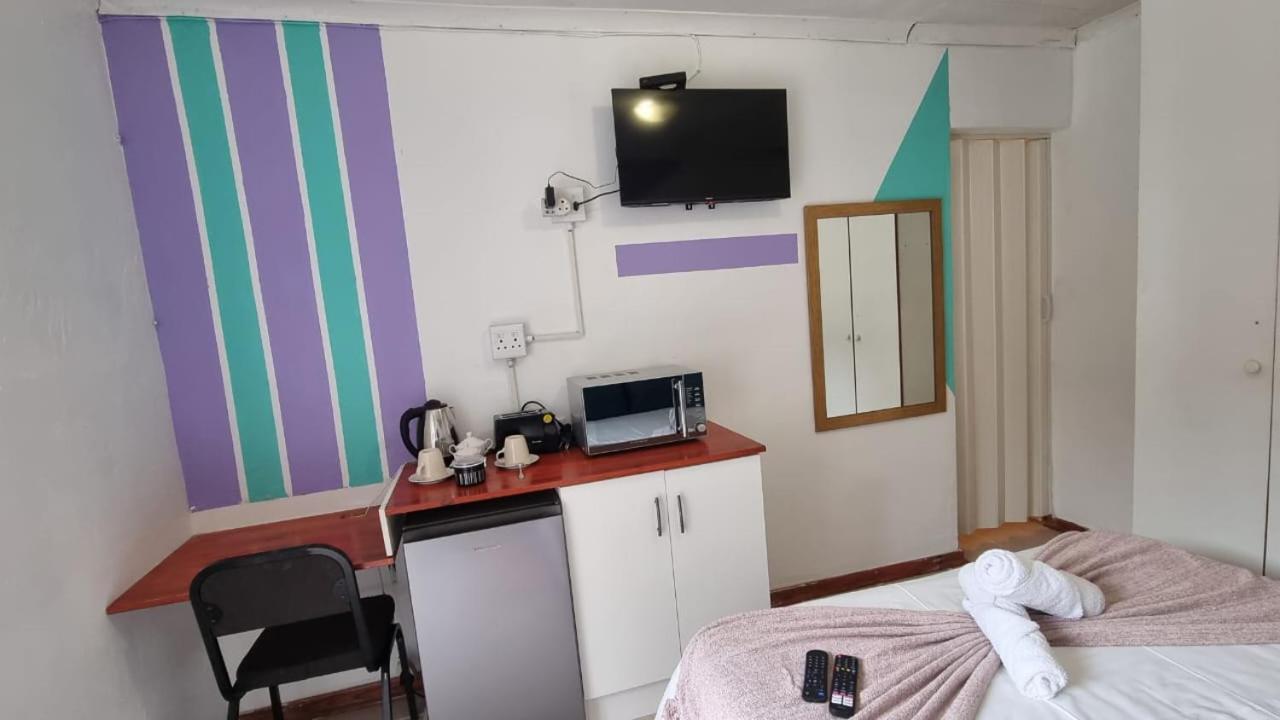 Epic Den Lodge Phuthaditjhaba Extérieur photo